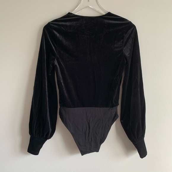 Bardot Bryony Balloon Sleeve Velvet Bodysuit black - Picture 13 of 16